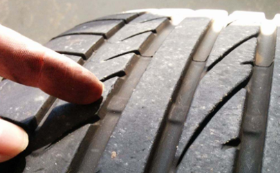 汽車輪胎有點(diǎn)損傷需要更換嘛 車胎有一點(diǎn)點(diǎn)裂紋需要換嗎