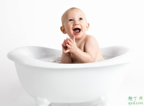 懷孕寶寶最晚幾個(gè)月動(dòng) 胎兒幾個(gè)月能聽(tīng)到爸爸媽媽說(shuō)話1