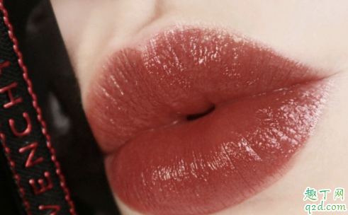 紀(jì)梵希2019圣誕限定28什么色 紀(jì)梵希28號(hào)口紅試色5