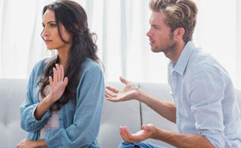 戀人間的冷暴力是怎樣形成的 如何回應(yīng)男友的冷暴力