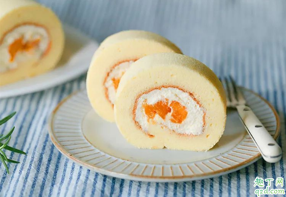 為什么蛋糕卷白皮會(huì)粘在紙上 蛋糕卷底部粘紙?jiān)趺崔k1