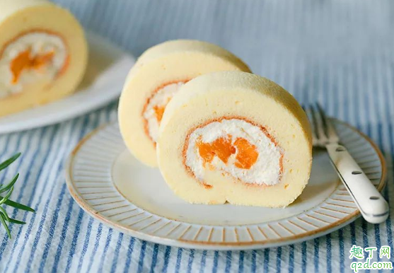 蛋糕卷表面有很多小氣泡什么原因 為什么蛋糕卷表面不光滑不平整3