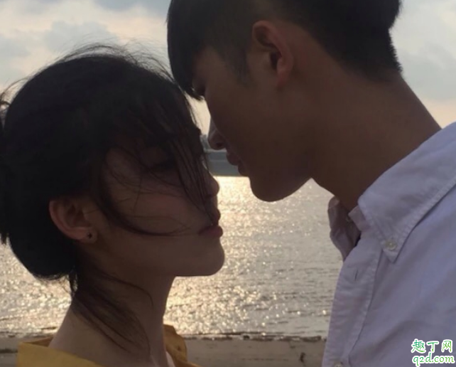 為什么男生都喜歡肢體接觸 男的為什么會(huì)忍不住想那個(gè)4