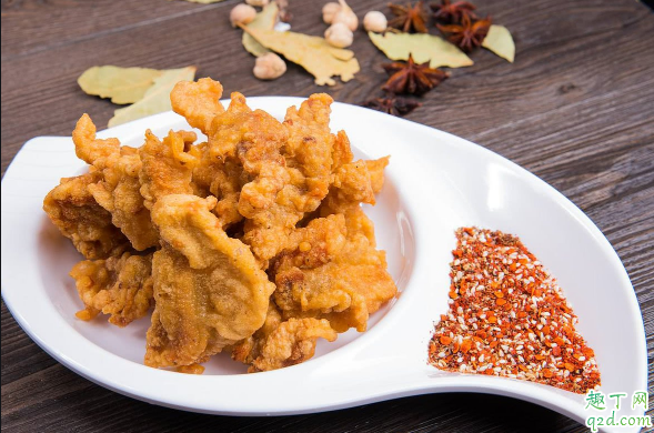 炸酥肉用玉米淀粉還是紅薯淀粉好 炸酥肉用紅薯淀粉和玉米淀粉的區(qū)別2