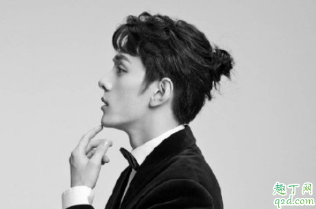 李佳琦和薇婭一個(gè)公司嗎 李佳琦和薇婭誰(shuí)推薦的東西好1