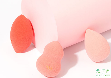 三月兔美妝蛋和爾木萄哪個(gè)好 三月兔和爾木萄美妝蛋使用對(duì)比1