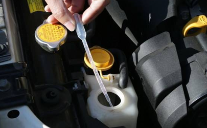 防凍液可以加水用嗎 汽車防凍液怎么加才好