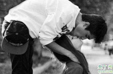 男生喜歡動手動腳是什么意思 一個男生總是抱我摟我是喜歡嗎4