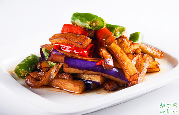 紅燒茄子炸茄子的時(shí)候要不要放淀粉 紅燒茄子炸茄子用淀粉還是面粉2