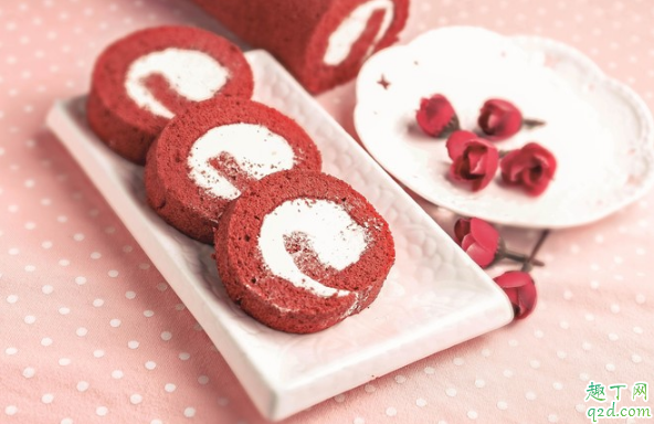 為什么蛋糕卷白皮會(huì)粘在紙上 蛋糕卷底部粘紙?jiān)趺崔k3