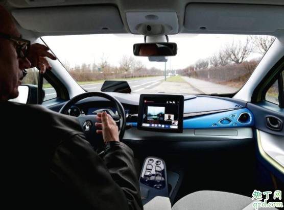 手動(dòng)擋車可以用手剎代替腳剎嗎 手動(dòng)擋坡道起步用手剎嗎1