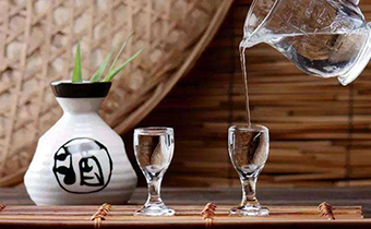 稀釋后的白酒澆花會(huì)死嗎 白酒稀釋后可以澆花嗎