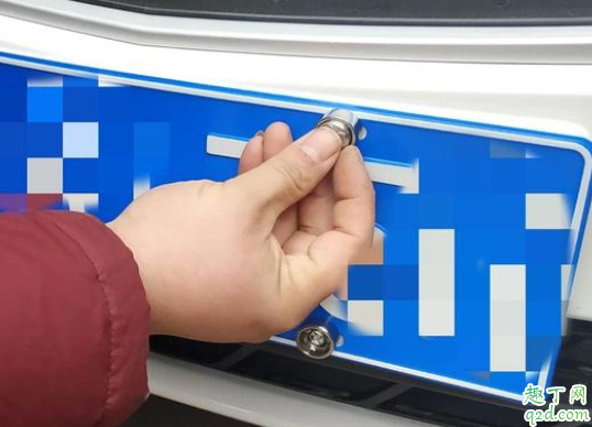汽車牌照螺絲掉了在哪補(bǔ) 汽車牌照螺絲怎么上3