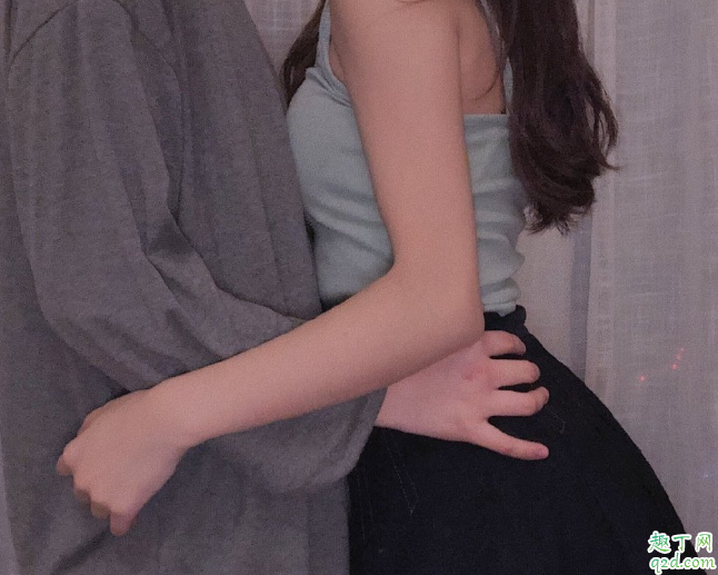 為什么男生都喜歡肢體接觸 男的為什么會(huì)忍不住想那個(gè)1