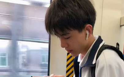 男友一有機(jī)會(huì)就動(dòng)手動(dòng)腳怎么辦 男生談戀愛后越來越色正常嗎