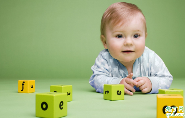 三個月以上的寶寶玩什么玩具好 寶寶三個月了適合玩哪些玩具1