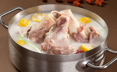 熬牛骨湯要不要放醋 燉牛骨湯的醋是白醋還是陳醋