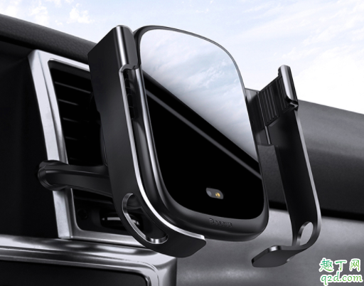 車內(nèi)手機(jī)支架裝哪個(gè)位子好 車內(nèi)手機(jī)支架用哪種好4