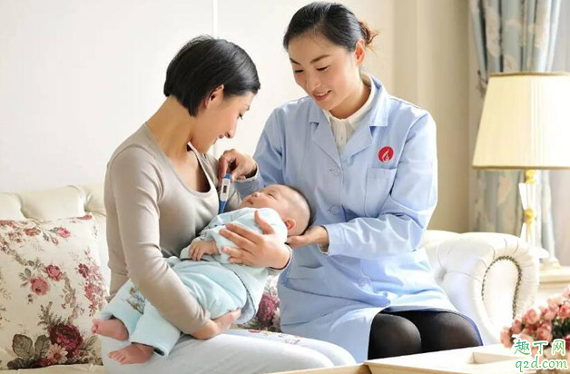 坐月子有必要請(qǐng)?jiān)律﹩?坐月子請(qǐng)?jiān)律┖眠€是自己人照顧好1