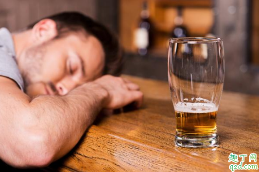 脂肪肝怎樣導(dǎo)致的 導(dǎo)致脂肪肝的不良習(xí)慣有哪些1