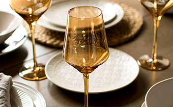 香檳可以用紅酒杯嗎 紅酒杯可以喝香檳嗎