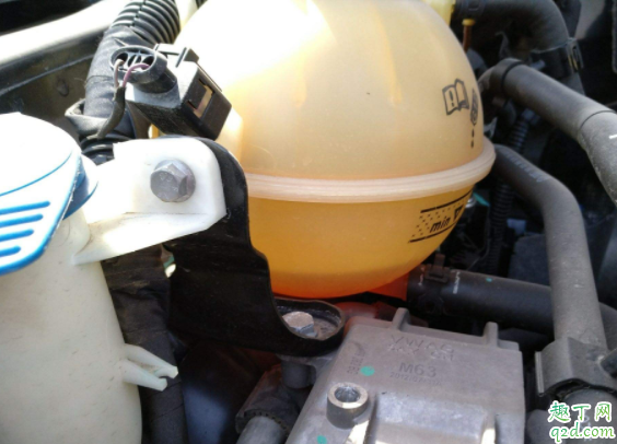 更換冷卻液怎么放空氣 防凍液加了方向機(jī)油怎么辦4