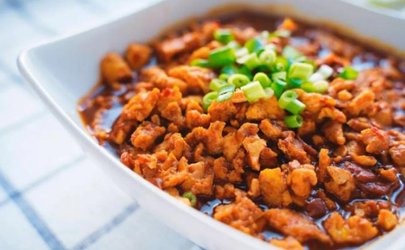 雞蛋醬里可以放肉嗎 雞蛋醬加肉還是不加肉好