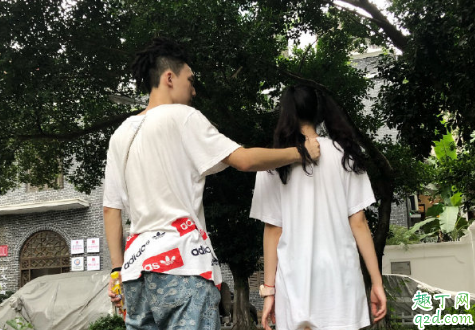 夫妻半個(gè)月不聯(lián)系正常嗎 夫妻分開(kāi)幾乎不打電話(huà)是沒(méi)感情了嗎4