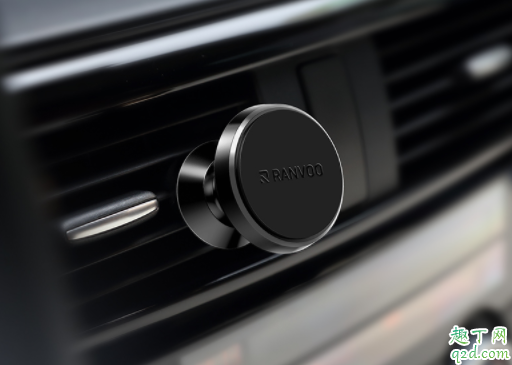 車內(nèi)手機(jī)支架裝哪個(gè)位子好 車內(nèi)手機(jī)支架用哪種好3
