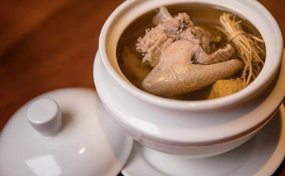 剖腹產(chǎn)喝鴿子湯要放姜嗎 產(chǎn)后喝鴿子湯補(bǔ)氣血嗎