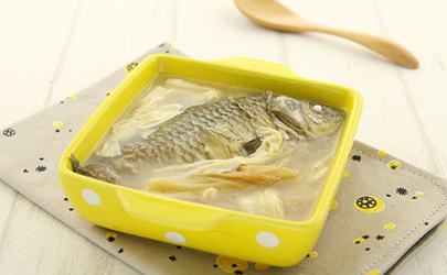 鯽魚(yú)湯要先煎一下嗎 鯽魚(yú)湯煎一下好還是不煎好