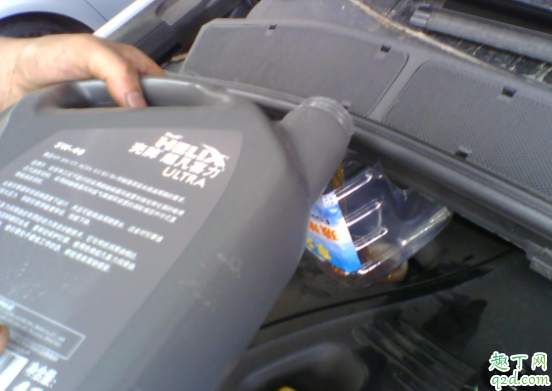 發(fā)動機機油損耗快啥原因 怎么看汽車燒機油還是漏油4