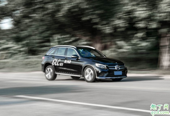 開車怎么控制油門速度 油門踏板怎么能踩好2