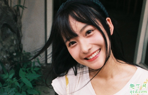 一個男的咬你胸說明什么 男朋友吻你胸該叫嗎1