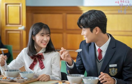 偶然發(fā)現(xiàn)的一天端午一天cp情侶圖片 端午哈魯cp情侶壁紙四宮格無水印1