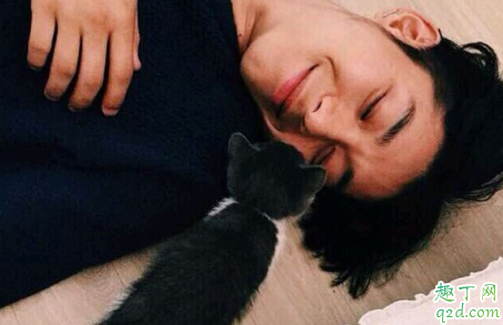 會被男生議論的是哪種女生 男生經(jīng)常議論一個(gè)女生是喜歡嗎2