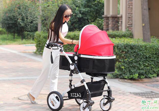 寶寶出門(mén)用腰凳好還是推車(chē)好 嬰兒車(chē)好用還是腰凳實(shí)用2