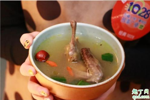 做過(guò)手術(shù)的喝鴿子湯好不好 鴿子湯怎么燉沒(méi)有腥味4