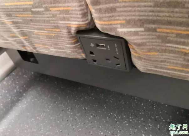 高鐵有充電插座嗎 高鐵動車充電位置在哪4