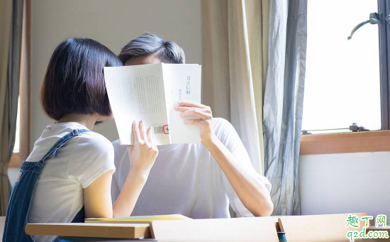 女生與男生交往誰吃虧 戀愛的時(shí)候男女到底應(yīng)該怎么出錢1