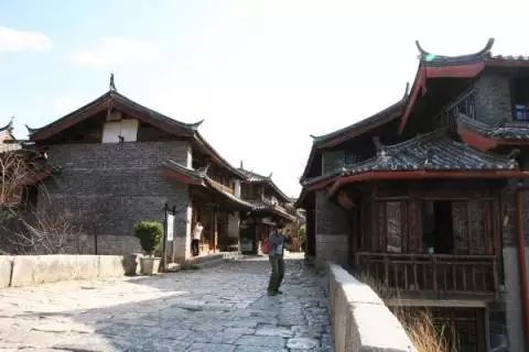 束河桃花塢，在茶馬古道浮生清閑陪父母慢慢變