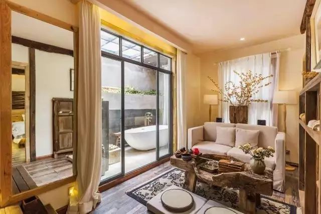 束河桃花塢，在茶馬古道浮生清閑陪父母慢慢變