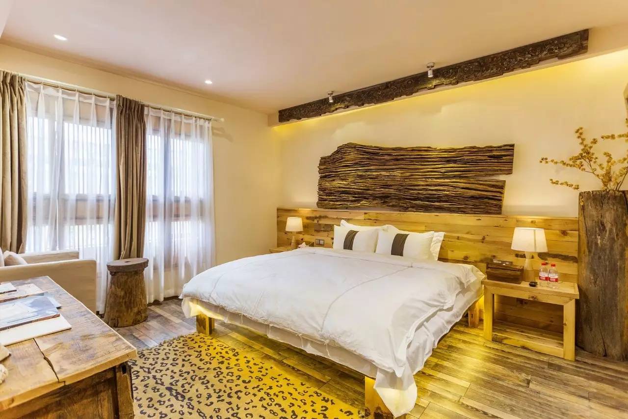 束河桃花塢，在茶馬古道浮生清閑陪父母慢慢變