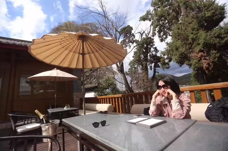 束河桃花塢，在茶馬古道浮生清閑陪父母慢慢變