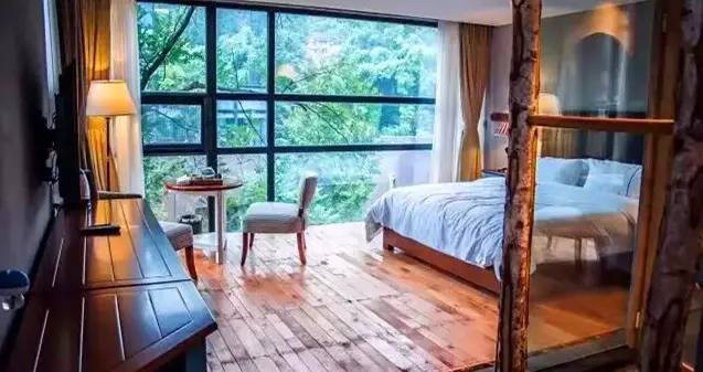 瓜洲云裳山村，春風(fēng)又綠江岸春