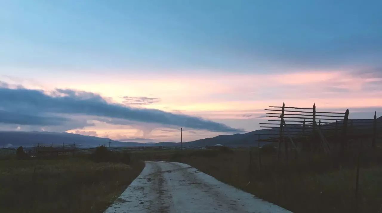 香格里拉薩洛頤度假酒店，以上帝視角看納帕海