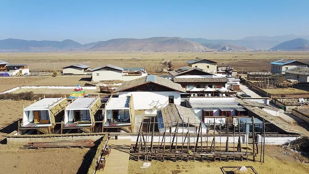 香格里拉薩洛頤度假酒店，以上帝視角看納帕海