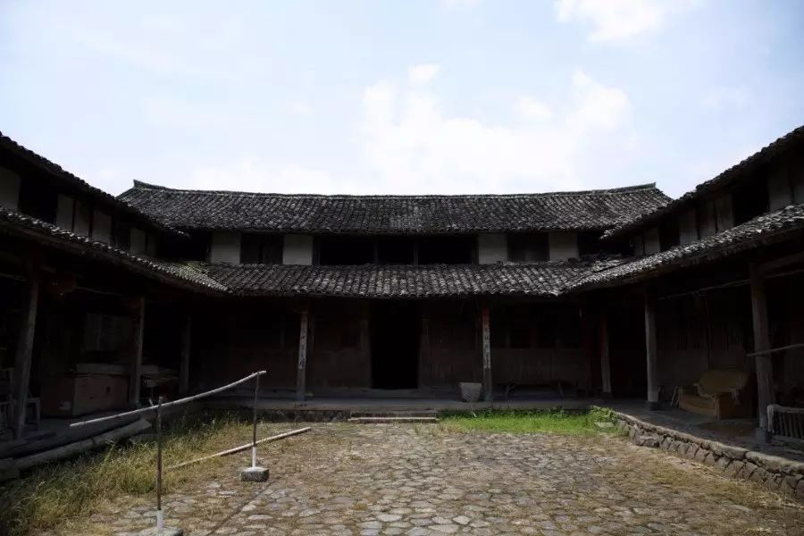 中國(guó)古建筑，千年古村不會(huì)消失但卻只剩下老房
