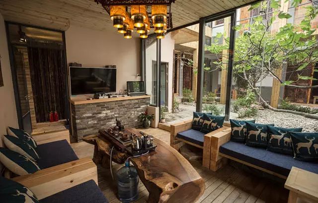 湖州嶺霧，在云霧之巔把自然搬進(jìn)屋內(nèi)