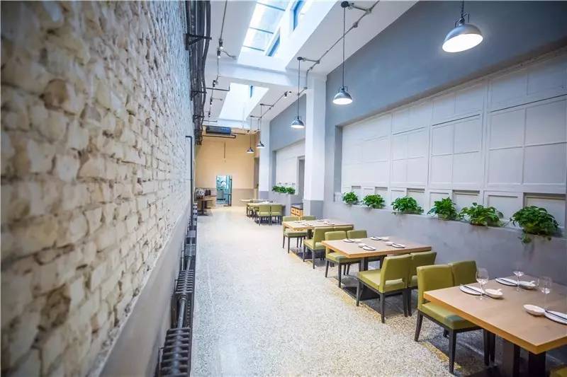 北京金岳臺溫泉酒店，承載著上個世紀的老磚樓